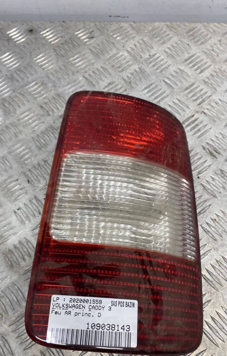 Feu arrière droit VOLKSWAGEN CADDY 3 PHASE 1 occasion