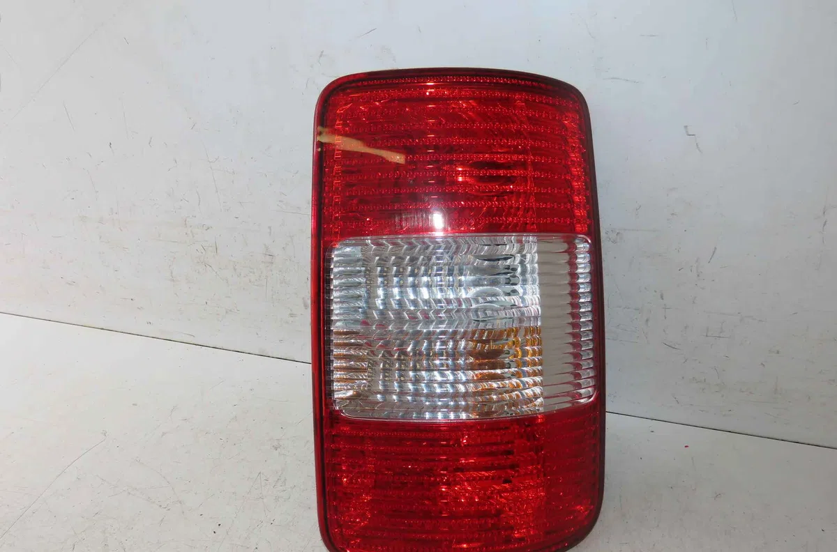 Feu arrière droit VOLKSWAGEN CADDY III occasion