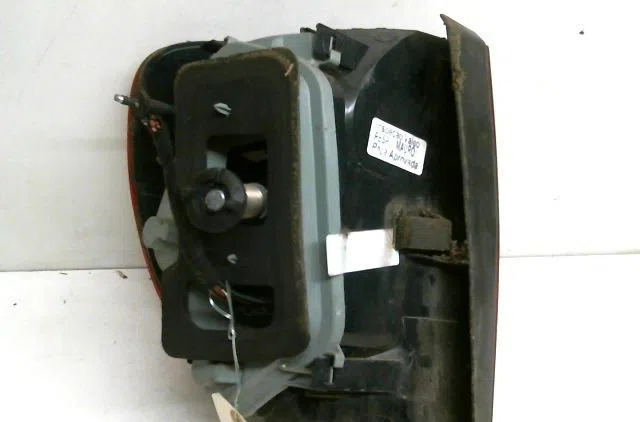 Feu arrière droit Volkswagen FOX 3-5 portes (5Z1, 5Z3, 5Z4) 1.2 (2005-2011) occasion