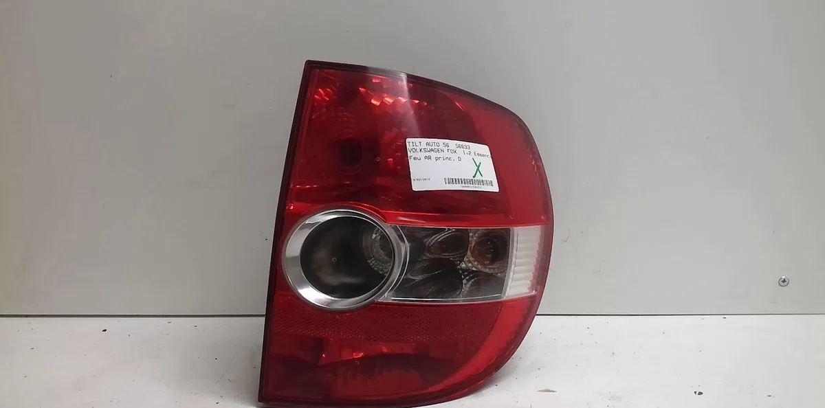 Feu arrière droit Volkswagen FOX 3-5 portes (5Z1, 5Z3, 5Z4) 1.2 (2005-2011) occasion