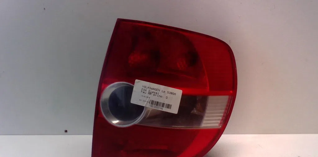 Feu arrière droit Volkswagen FOX 3-5 portes (5Z1, 5Z3, 5Z4) 1.4 tdi (2005-2009) occasion