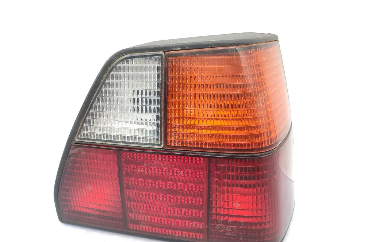 Feu arrière droit VOLKSWAGEN GOLF 2 occasion
