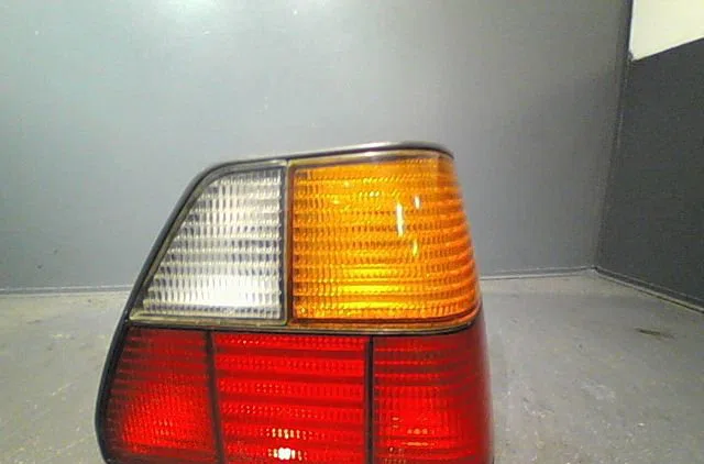 Feu arrière droit Volkswagen GOLF II (19E, 1G1) 1.6 td (1989-1991) occasion