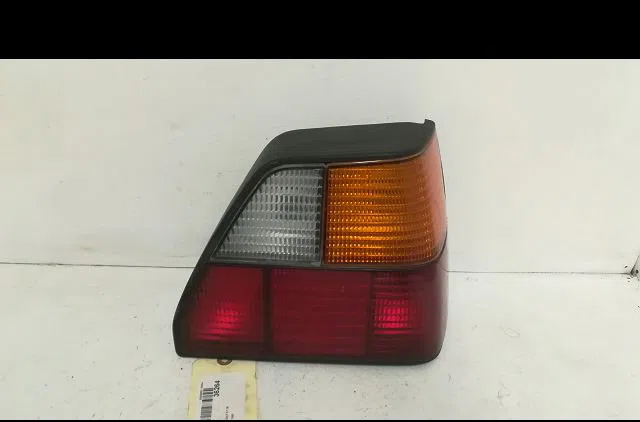 Feu arrière droit Volkswagen GOLF II (19E, 1G1) 1.8 (1986-1990) occasion