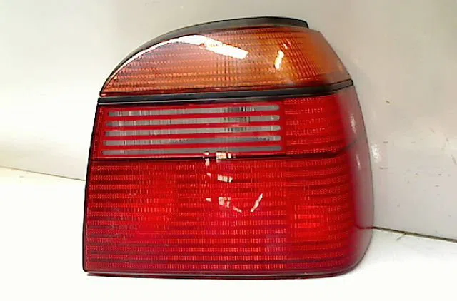 Feu arrière droit VOLKSWAGEN GOLF III  1.4i 60ch occasion