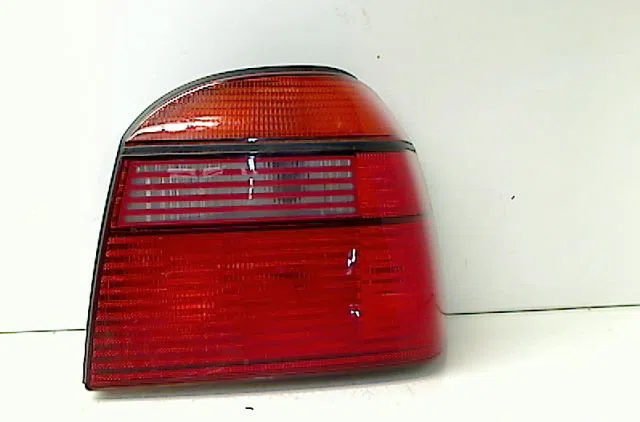 Feu arrière droit VOLKSWAGEN GOLF III 1995 occasion