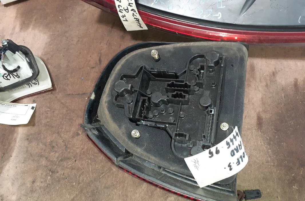 Feu arrière droit Volkswagen GOLF III (1H1) 1.6 (1992-1997) occasion