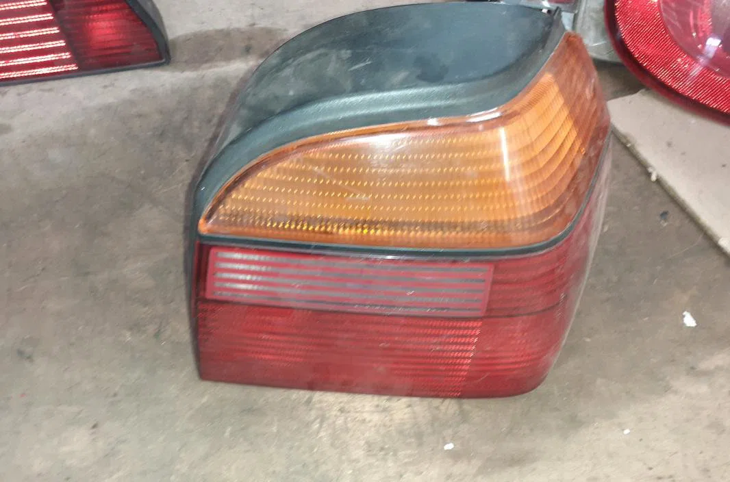 Feu arrière droit Volkswagen GOLF III (1H1) 1.8 (1991-1997) 5 portes occasion