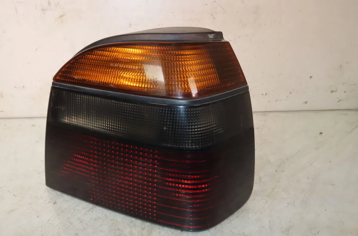 Feu arrière droit Volkswagen GOLF III (1H1) 1.9 tdi (1993-1997) occasion