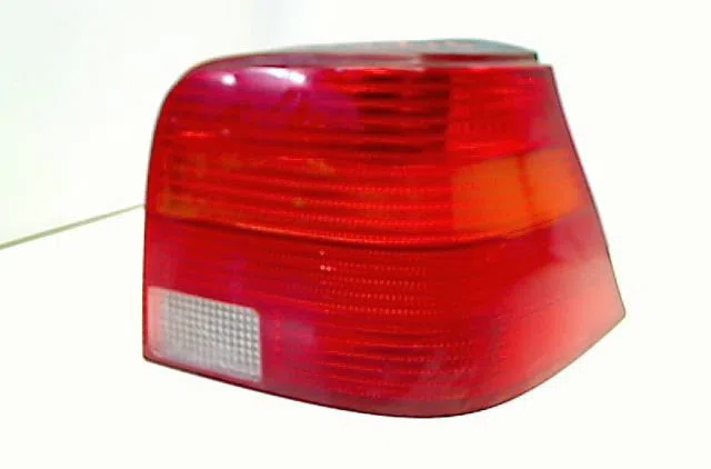 Feu arrière droit VOLKSWAGEN GOLF IV  1.9 TDI 115ch occasion