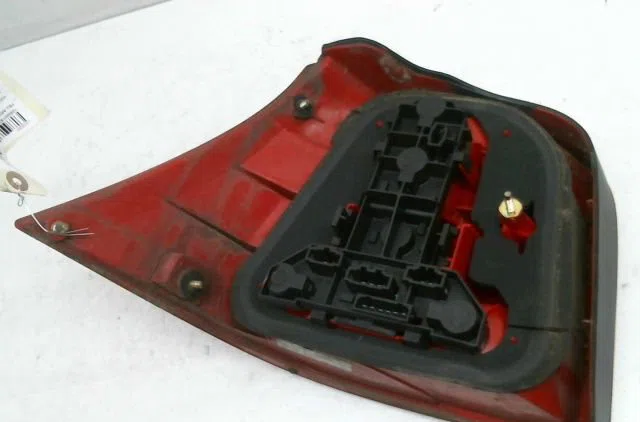 Feu arrière droit Volkswagen GOLF IV (1J1) 1.6 16v (2000-2005) occasion