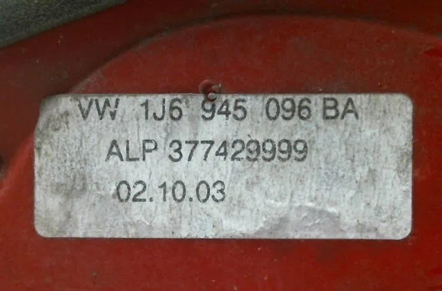 Feu arrière droit Volkswagen GOLF IV (1J1) 1.6 16v (2000-2005) occasion