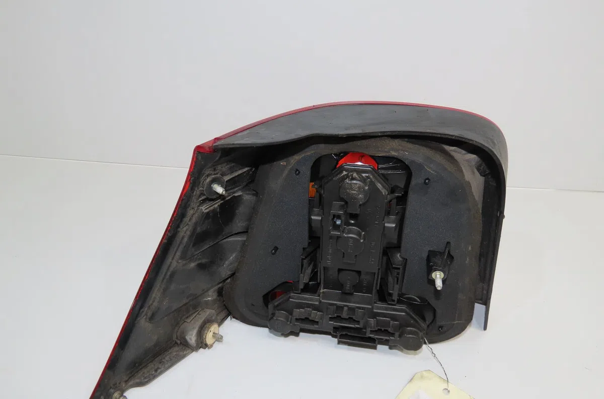 Feu arrière droit Volkswagen GOLF IV (1J1) 1.6 (1997-2004) occasion