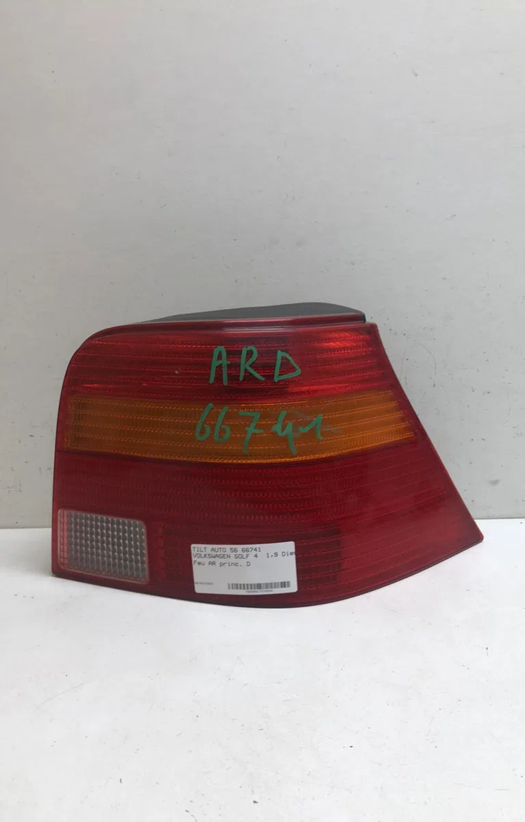 Feu arrière droit Volkswagen GOLF IV (1J1) 1.9 tdi (1997-2004) 3 portes occasion