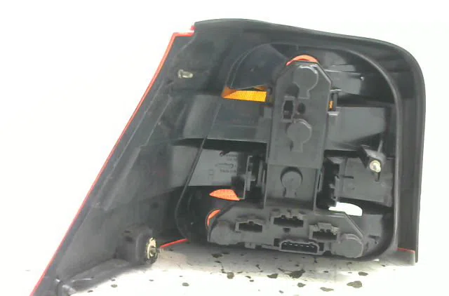Feu arrière droit Volkswagen GOLF IV (1J1) 1.9 tdi (1997-2004) 3 portes occasion