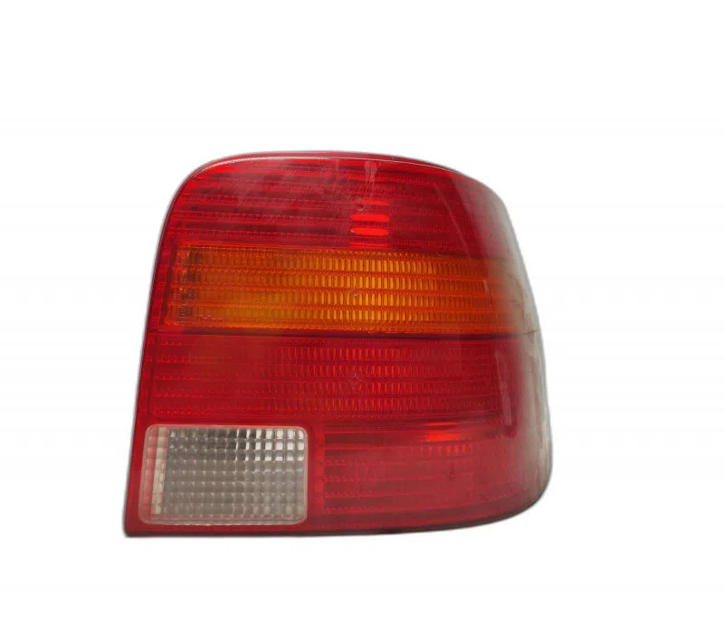 FEU ARRIERE DROIT VOLKSWAGEN GOLF IV 1J6945096BB
