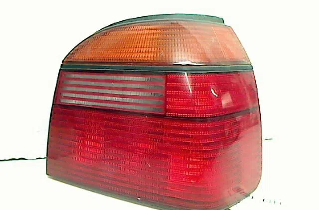 Feu arrière droit VOLKSWAGEN GOLF occasion