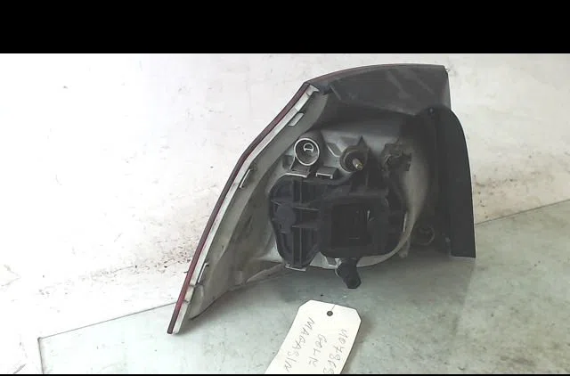 Feu arrière droit Volkswagen GOLF V (1K1) 1.4 16v (2003-2006) occasion