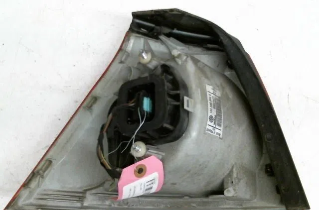 Feu arrière droit Volkswagen GOLF V (1K1) 1.4 16v (2003-2006) occasion