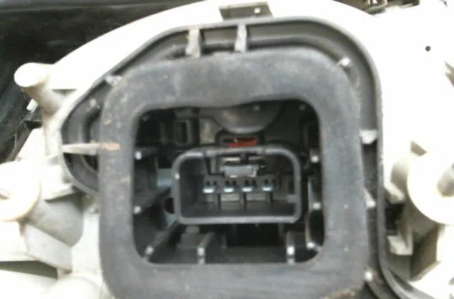 Feu arrière droit Volkswagen GOLF V (1K1) 1.4 16v (2003-2006) occasion