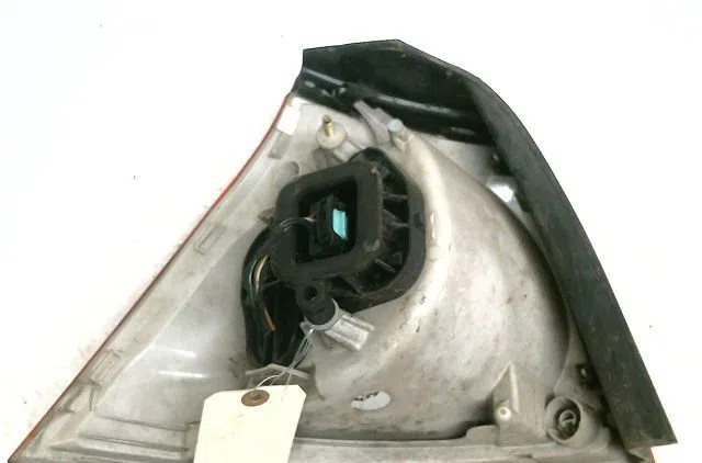 Feu arrière droit Volkswagen GOLF V (1K1) 1.6 fsi (2003-2008) occasion