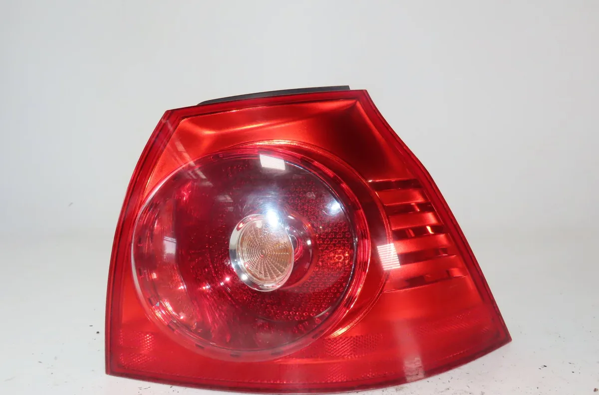 Feu arrière droit Volkswagen GOLF V (1K1) 1.9 tdi (2003-2008) occasion