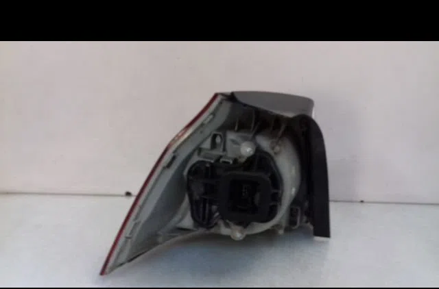 Feu arrière droit Volkswagen GOLF V (1K1) 2.0 tdi 16v (2003-2008) occasion