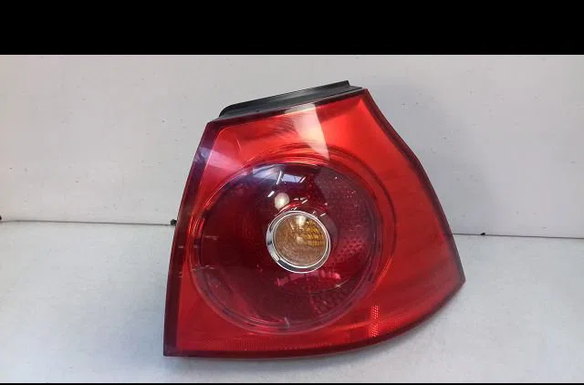Feu arrière droit Volkswagen GOLF V (1K1) 2.0 tdi 16v (2003-2008) occasion