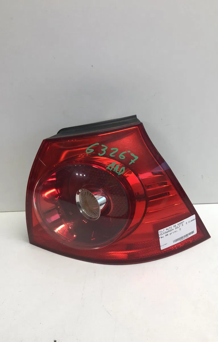 Feu arrière droit Volkswagen GOLF V (1K1) 2.0 tdi (2003-2008) occasion