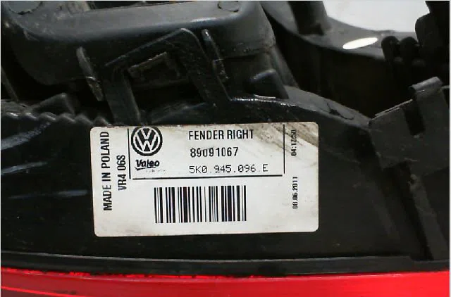 Feu arrière droit VOLKSWAGEN GOLF VI  1.6 TDI 105ch occasion
