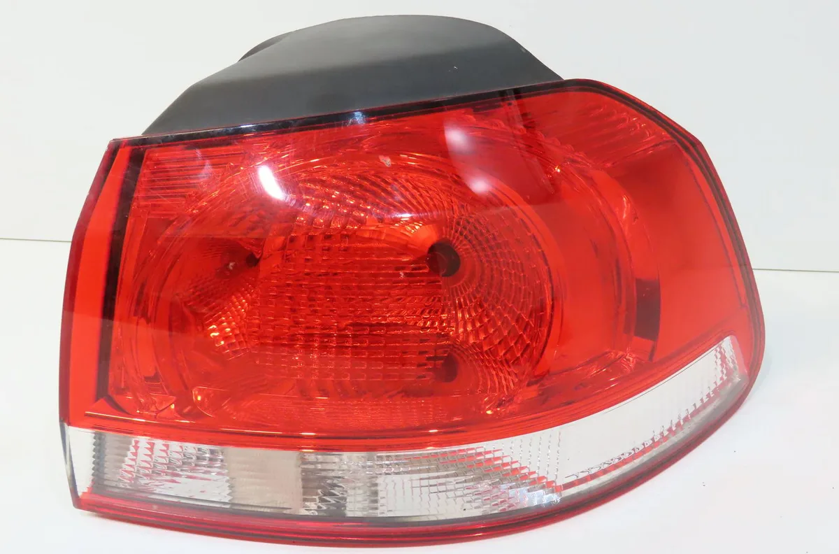Feu arrière droit Volkswagen GOLF VI (5K1) 1.6 tdi (2009-2012) 5 portes occasion