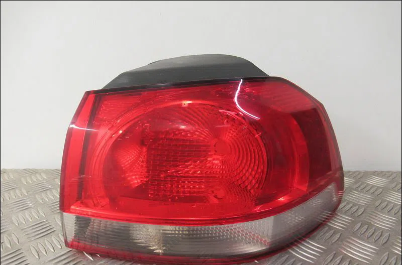 Feu arrière droit Volkswagen GOLF VI (5K1) 1.6 tdi (2009-2012) 5 portes occasion