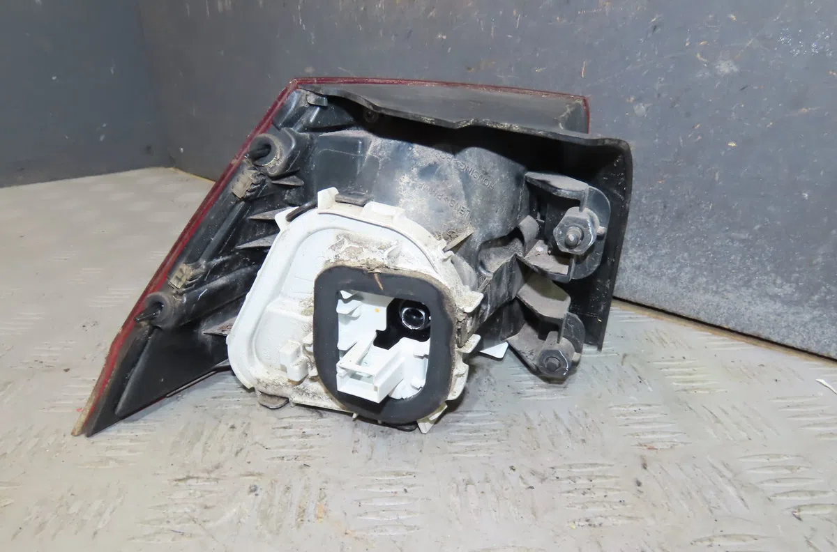 Feu arrière droit Volkswagen GOLF VII Variant (BA5, BV5) 1.4 tsi (2014-2020) occasion