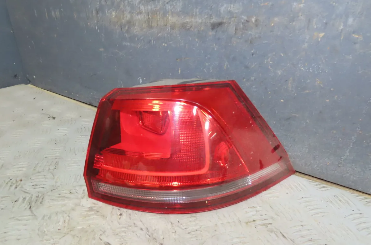 Feu arrière droit Volkswagen GOLF VII Variant (BA5, BV5) 1.6 tdi (2013-2018) occasion