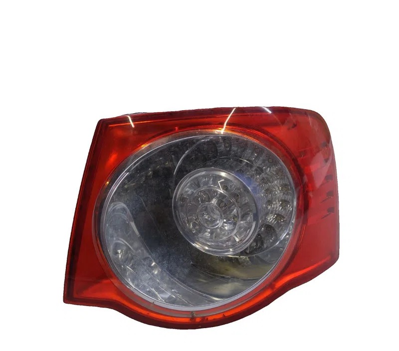 FEU ARRIERE DROIT VOLKSWAGEN JETTA 1K5945096M
