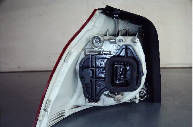 Feu arrière droit Volkswagen JETTA III (1K2) 2.0 tdi 16v (2005-2010) occasion