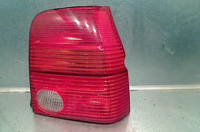 Feu arrière droit VOLKSWAGEN LUPO 2002 occasion
