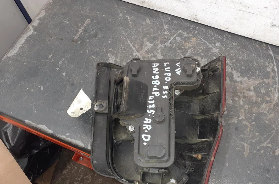 Feu arrière droit Volkswagen LUPO I (6X1, 6E1) 1.4 16v (1998-2005) occasion