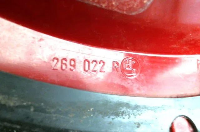 Feu arrière droit Volkswagen NEW BEETLE (9C1, 1C1) 1.6 (1999-2000) 2 portes occasion