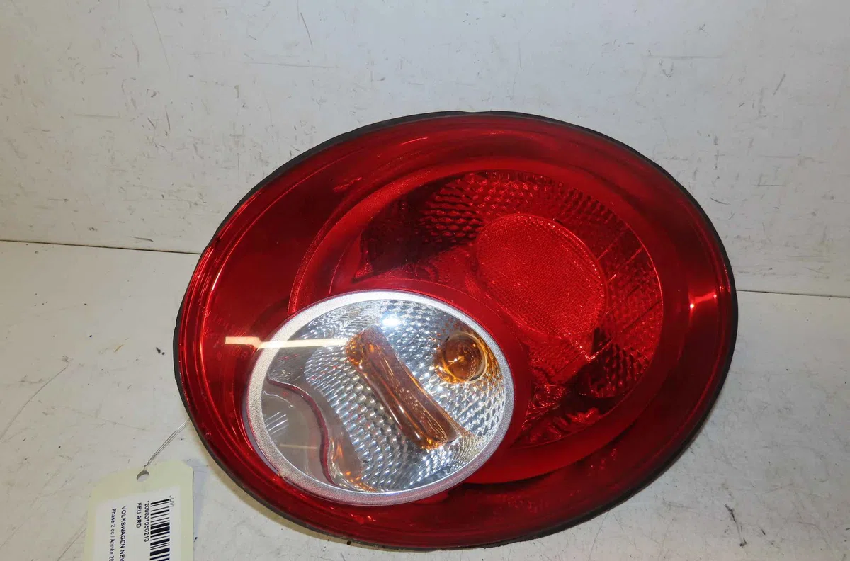 Feu arrière droit VOLKSWAGEN NEW BEETLE I occasion