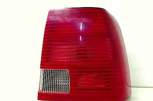 Feu arrière droit VOLKSWAGEN PASSAT IV 1998 occasion