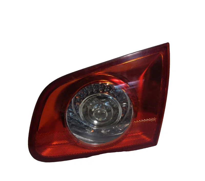 FEU ARRIERE DROIT VOLKSWAGEN PASSAT V SW 3C9945094
