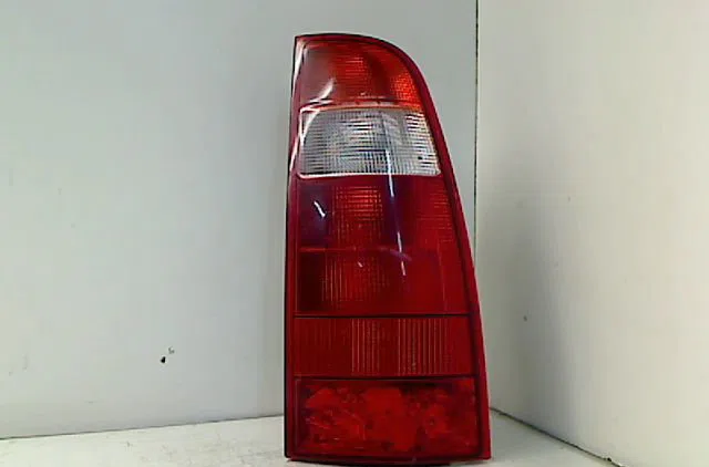 Feu arrière droit VOLKSWAGEN POLO 1999 occasion
