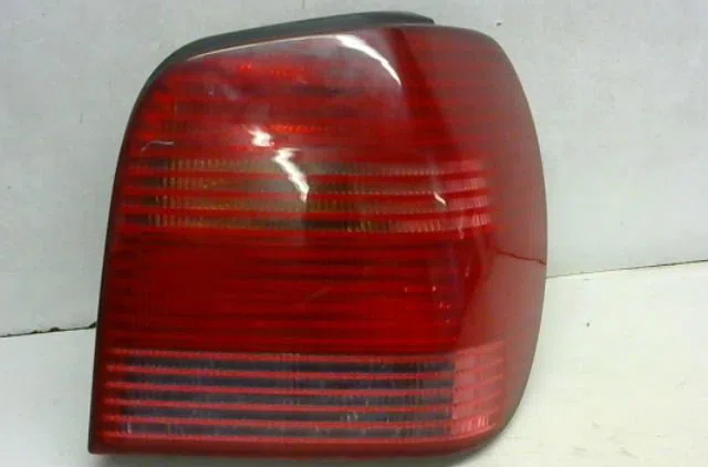 Feu arrière droit Volkswagen POLO (6N2) 1.4 16v (1999-2001) occasion