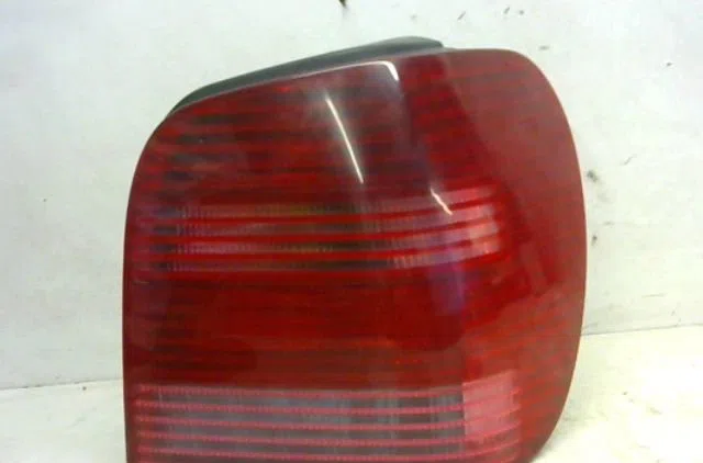 Feu arrière droit Volkswagen POLO (6N2) 1.4 tdi (1999-2001) 5 portes occasion