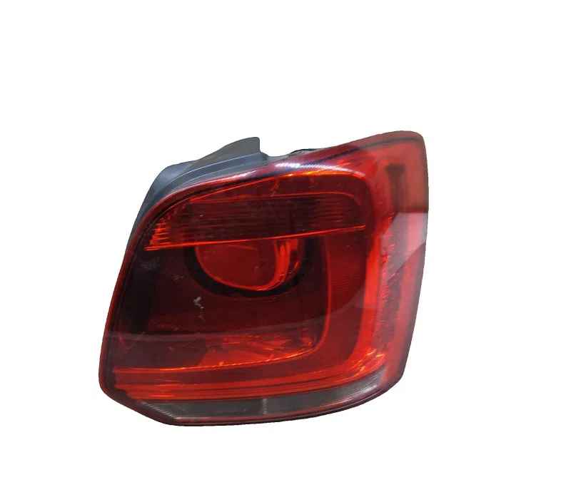 FEU ARRIERE DROIT VOLKSWAGEN POLO 6R0945096AH
