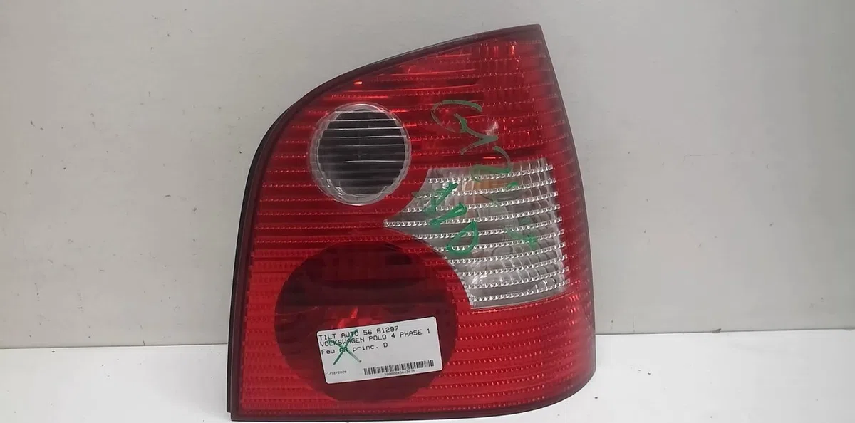 Feu arrière droit Volkswagen POLO (9N_, 9A_) 1.2 12v (2001-2007) 5 portes occasion