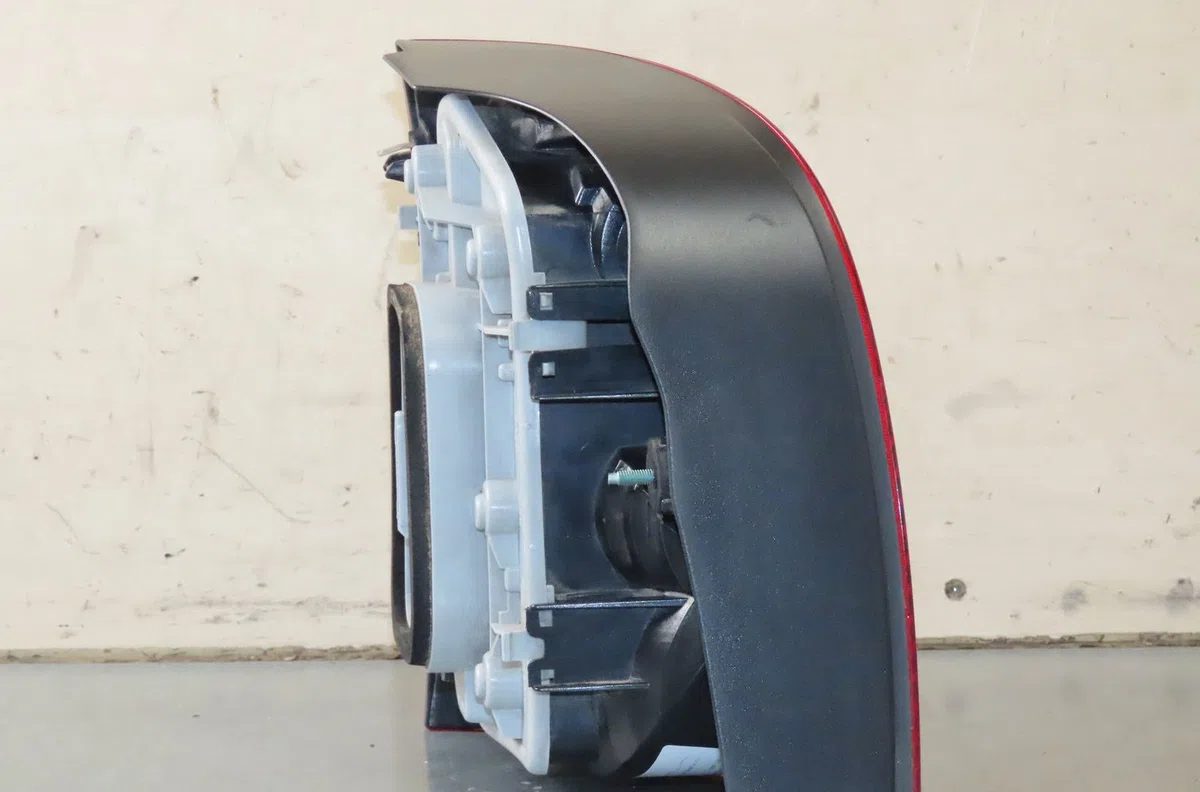Feu arrière droit Volkswagen POLO (9N_, 9A_) 1.2 12v (2001-2007) 5 portes occasion