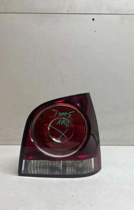 Feu arrière droit Volkswagen POLO (9N_, 9A_) 1.4 tdi (2001-2005) 3 portes occasion