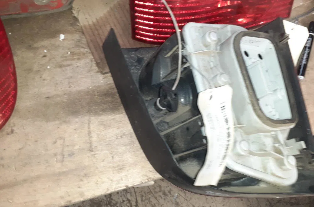 Feu arrière droit Volkswagen POLO (9N_, 9A_) 1.4 tdi (2001-2005) occasion